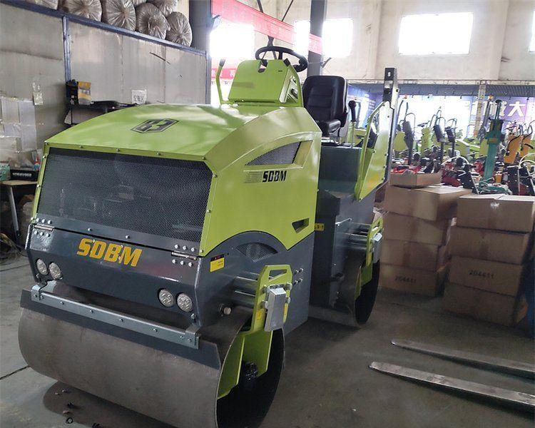 擼起袖子加油干！小型壓路機(jī)企業(yè)讓創(chuàng)新發(fā)揮最大的生產(chǎn)力！