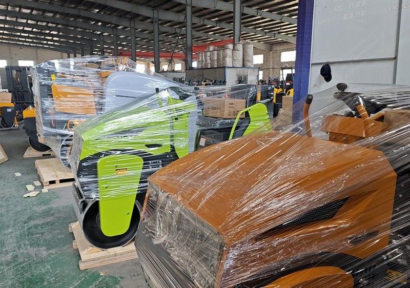 持續(xù)交貨中！奔馬小型壓路機(jī)出口發(fā)貨